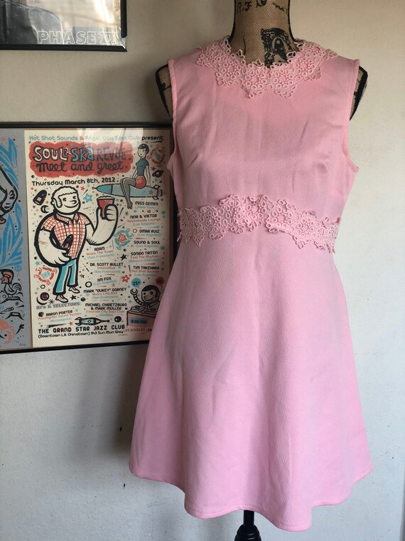 Vintage 1960s baby pink a-line dress - image 3