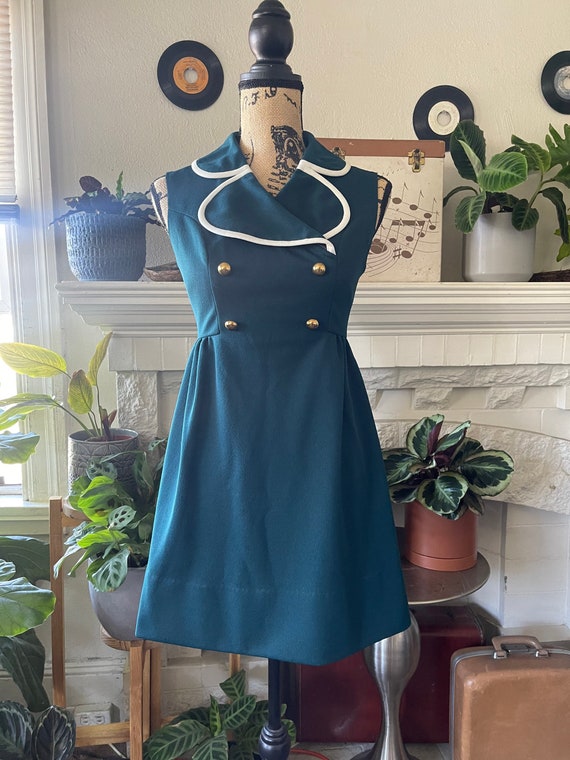 Vintage 1960s 1970s emerald green sleeveless poly mod mini dress Vintage 1960s 1970s emerald green sleeveless poly mod mini dress
