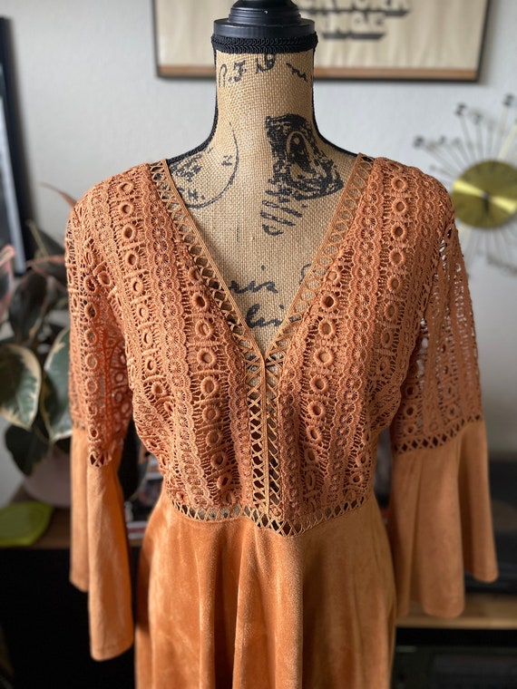 1960s 1970s vintage inspired tan crochet suede mo… - image 5