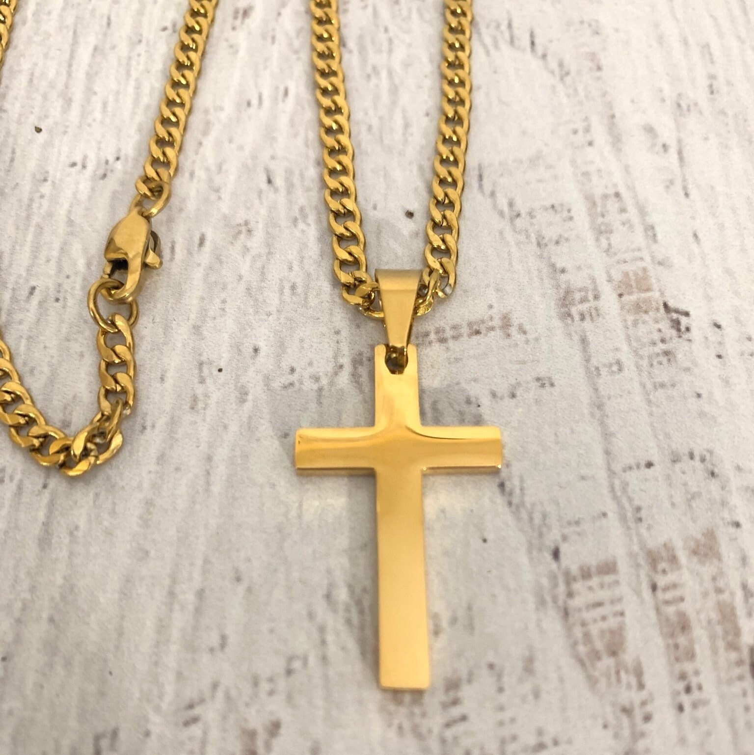 What Does a Cross Pendant Say About You? - Oliver Cabell