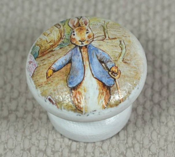 Perfect for Peter Rabbit or Beatrix Potter Baby Nursery Free UK p/&p Beatrix Potter Character Knobs 3.5cm dia Dresser//Drawer Knobs
