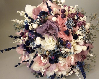 Wedding bouquets with lavender.