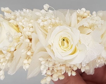 Hortensia kam en witte rozen