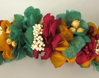 Comb with red, yellow and green marine hydrangea