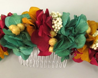 Comb with red, yellow and green marine hydrangea