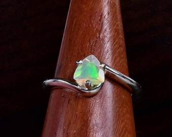 Natural Opal Ring, Opal Jewelry, Simple Ring, Gem Ring, Delicate Ring, New Ring, Authentic Opal, Promise Ring, Trillion, Rainbow Opal, Fire