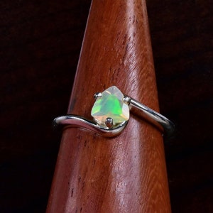 Natural Opal Ring, Opal Jewelry, Simple Ring, Gem Ring, Delicate Ring, New Ring, Authentic Opal, Promise Ring, Trillion, Rainbow Opal, Fire