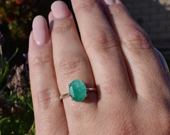 Emerald Solitaire Ring, Genuine Emerald Ring, Authentic Emerald Ring, Green Gemstone Ring, Oval Solitaire Ring, Precious Stone Ring
