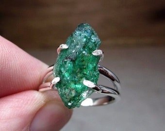 Genuine Rough Uncut Green Emerald Ring, Natural Gemstone Statement Ring, Raw Emerald Gemstone Jewelry, Custom Jewelry, May Birthstone Ring
