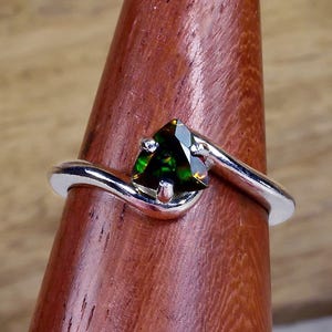 Dark Faceted Organic Trillion Opal Gemstone Solitaire Ring, Dark Crystal Opal Ring, Trillion Jewelry, Dark Opal Jewelry, Stacking Jewelry image 2