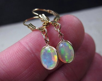 Boucles d'oreilles en opale de feu arc-en-ciel à facettes, bijoux en opale, boucles d'oreilles avec pierre de naissance d'octobre, boucles d'oreilles opale de feu, boucles d'oreilles pendantes opale