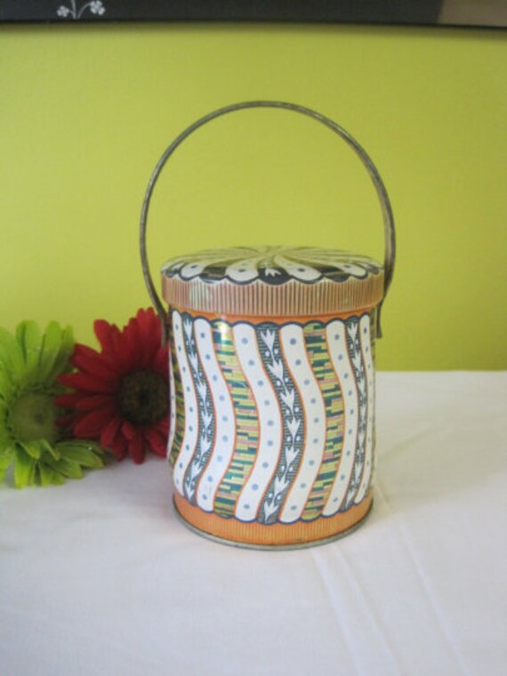 Vintage Box of metal with undulation in the bottom