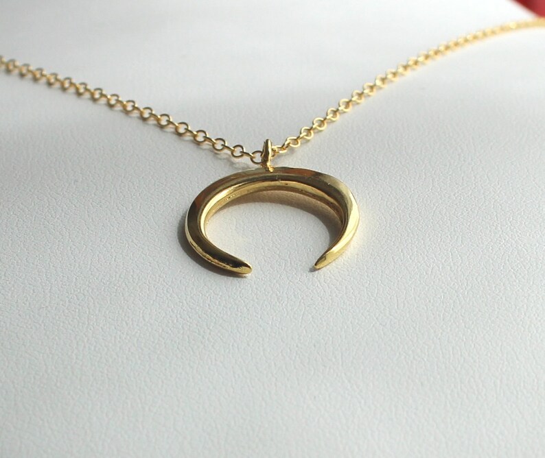 14k gold filled Kette mit Mondsichel Anhänger 20mm vergoldet GOLDEN CRESCENT MOON Himmelskörper Mond Boho Halbmond Sichel Horn Boho fein Bild 5