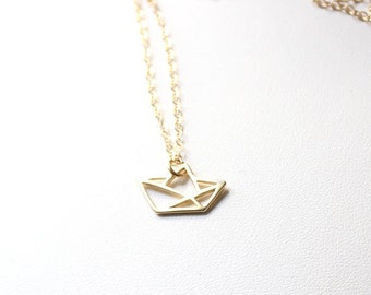 Zarte 14k gold filled Kette mit Origami Schiff Anhänger AHOI Papierboot Papierschiff maritim Ozean Schiffchen Strand Reise Papierboot fein