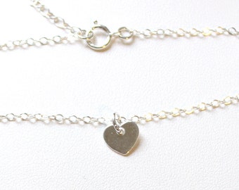 Bracelet délicat en argent 925 avec pendentif coeur 8 mm en argent 925 TINY SILVER HEART coeur amour symbole connexion beau cadeau bien