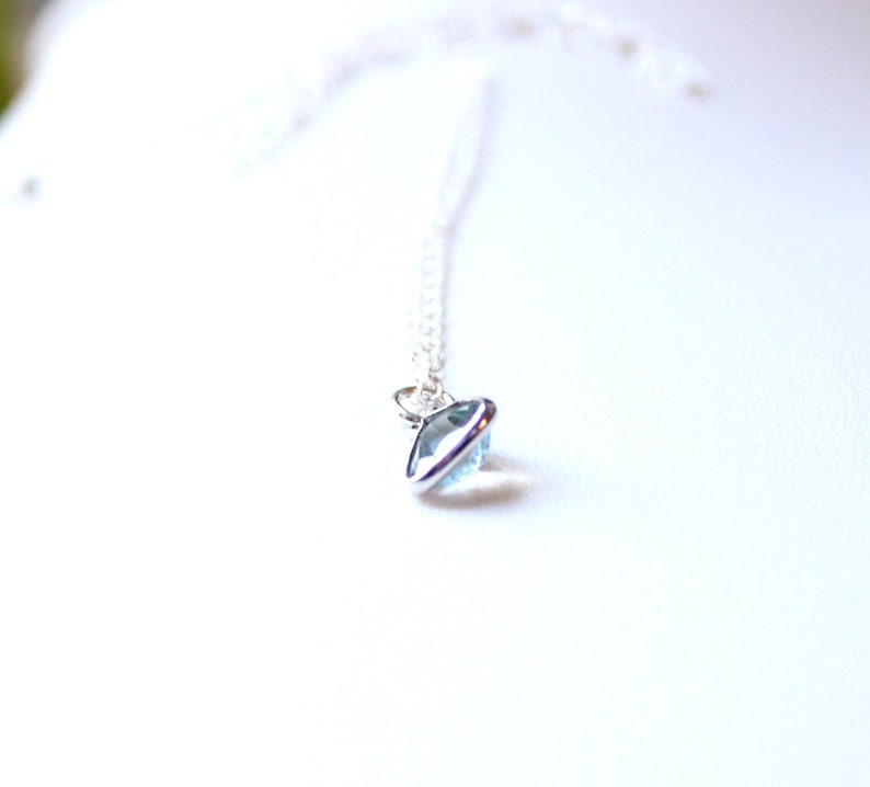 925 Fine silver necklace with light blue topaz pendant triangular shape triangle TRIANGLE BLUE