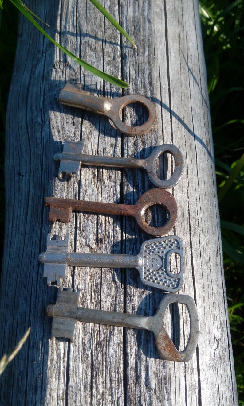 Set of 5 keys USSR Key Key decor Skeleton Key Old door key Soviet Vintage keys Old Antique Key Iron Rusty Key Rare key Rustic key