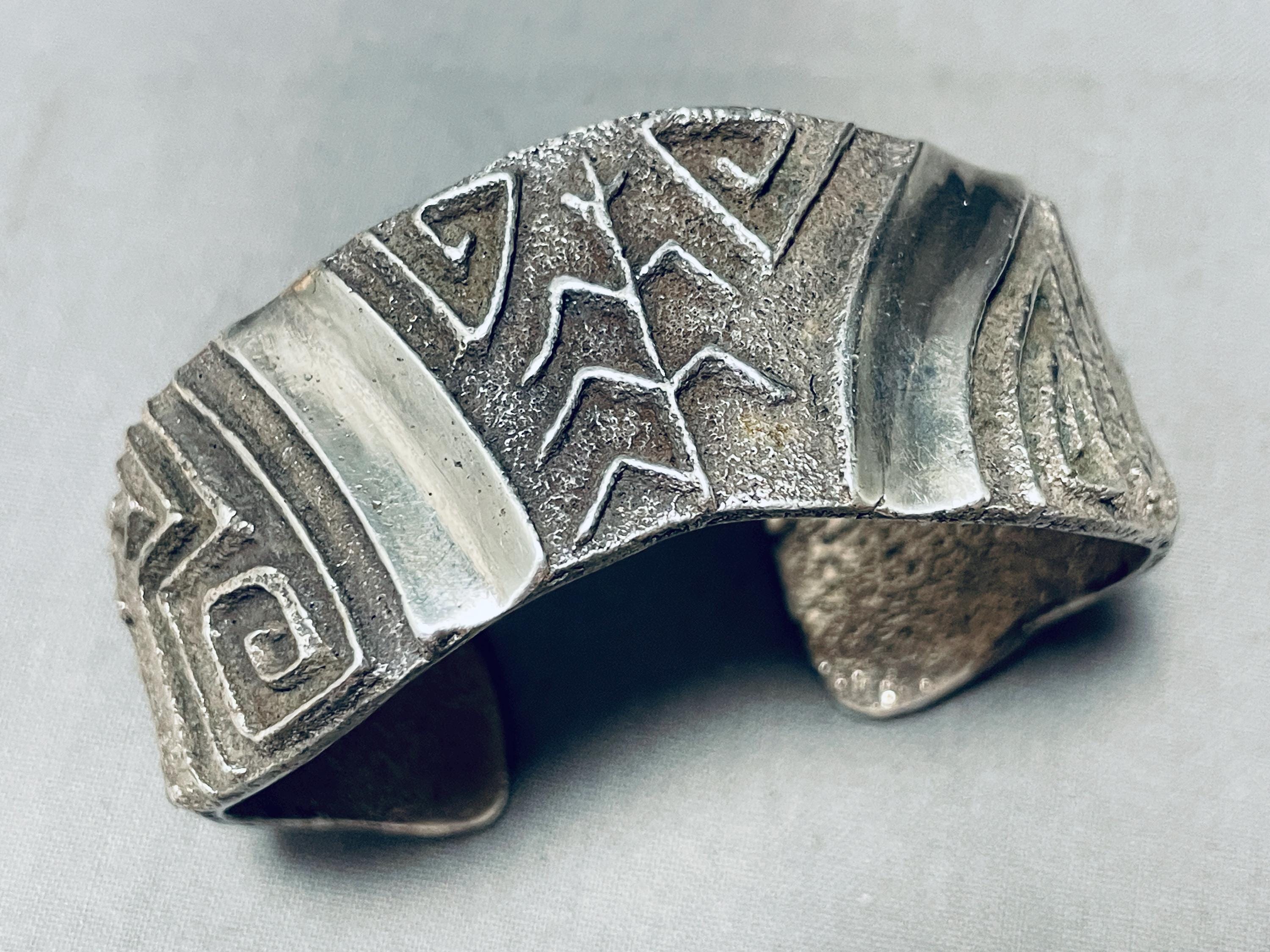 Symbolic Incredible Vintage Native American Navajo Sterling Silver Corn Plant Bracelet Cuff Symbolic Incredible Vintage Native American Navajo Sterling Silver Corn Plant Bracelet Cuff