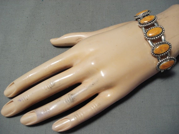 Stunning Vintage Native American Navajo Orange Shell Sterling Silver Bracelet Stunning Vintage Native American Navajo Orange Shell Sterling Silver Bracelet