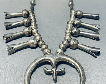 Eine der besten Vintage Native American Navajo Sterling Silber Squash Blossom Halskette - Machen Sie ein Angebot!