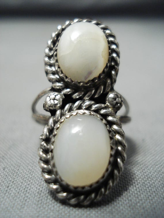 Opulent Vintage Native American Navajo Mother Of Pearl Sterling Silver Ring Opulent Vintage Native American Navajo Mother Of Pearl Sterling Silver Ring