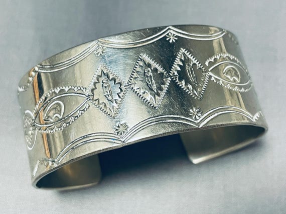Native American Important Damale Turquoise Animal Sterling Silver Vintage Bracelet Native American Important Damale Turquoise Animal Sterling Silver Vintage Bracelet