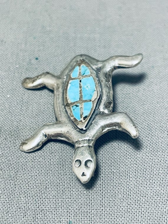 Cutest Vintage Native American Zuni Blue Gem Turquoise Sterling Silver Turtle Pin Cutest Vintage Native American Zuni Blue Gem Turquoise Sterling Silver Turtle Pin