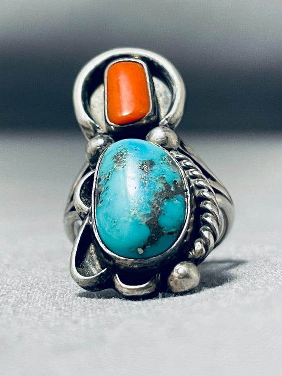 Fantastic Vintage Native American Navajo Kingman Turquoise Sterling Silver Ring Fantastic Vintage Native American Navajo Kingman Turquoise Sterling Silver Ring