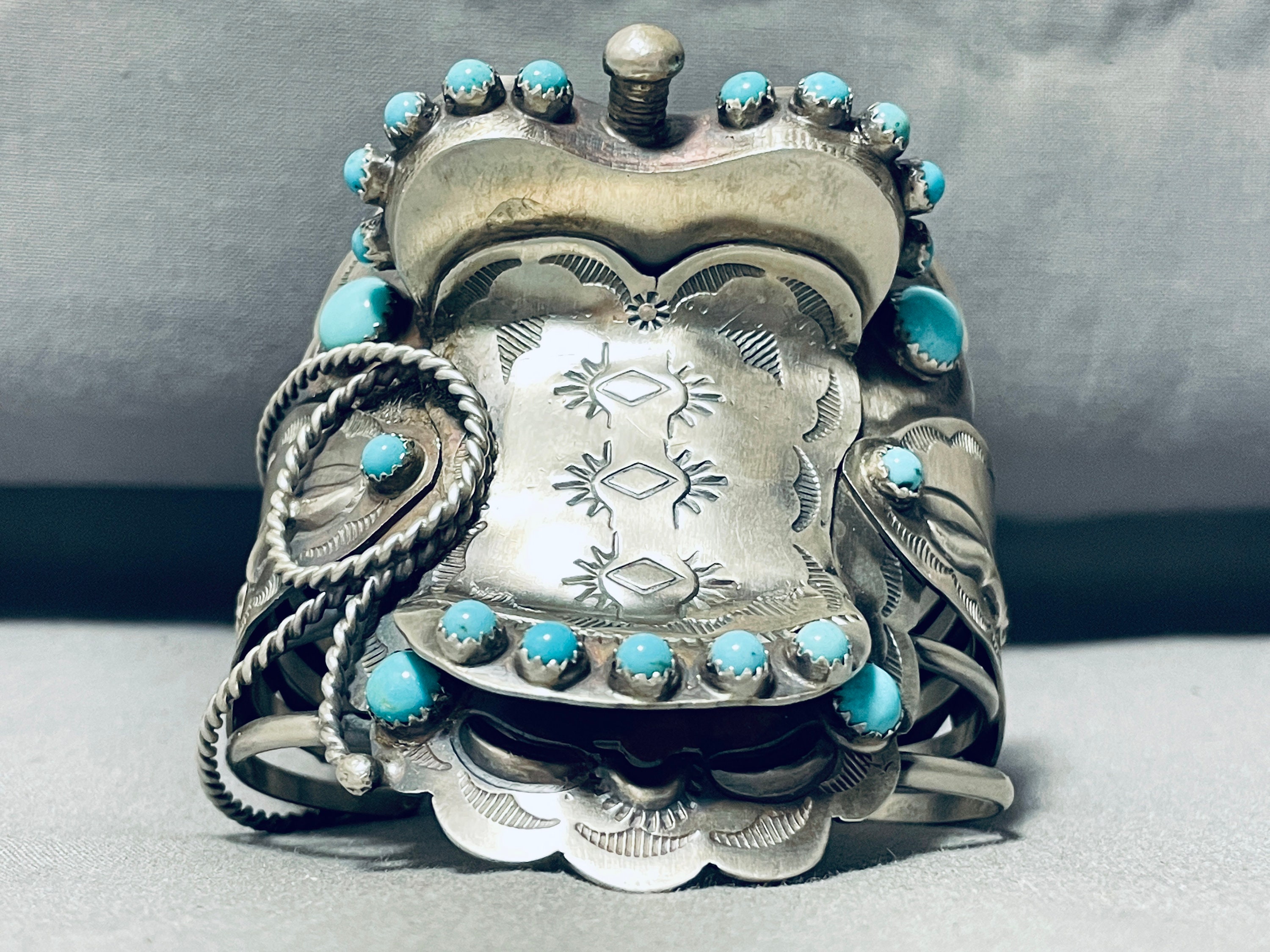 Gasp! Handmade Saddle Native American Navajo Sterling Silver Bracelet Cuff! Gasp! Handmade Saddle Native American Navajo Sterling Silver Bracelet Cuff!