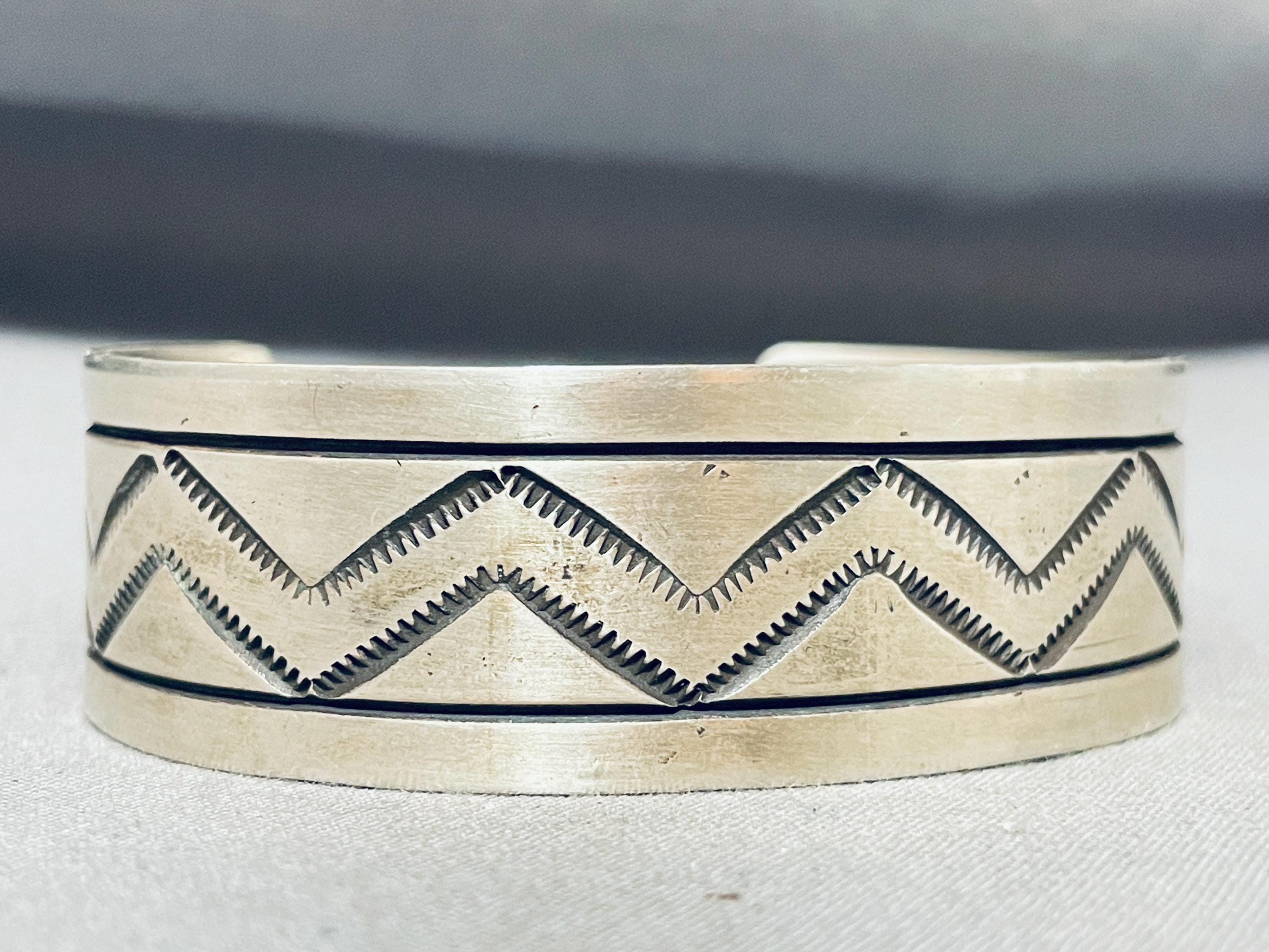 Fabulous Zig Zag Native American Navajo Sterlng Silver Bracelet
