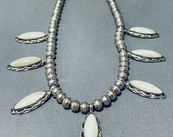Einzigartige Vintage Native American Navajo Perlmutt-Sterlingsilber-Halskette – machen Sie ein Angebot!