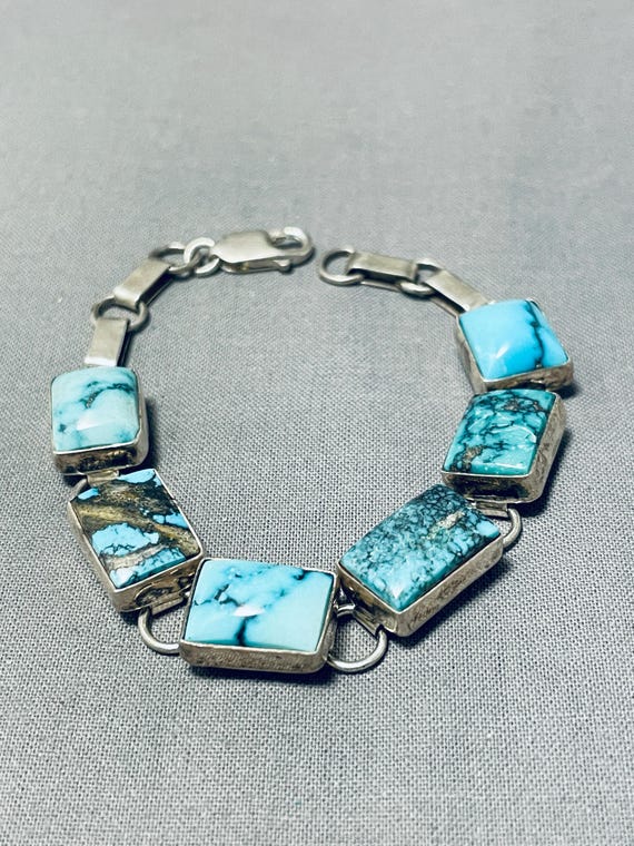 Eye-catching Vintage Native American Navajo Royston Turquoise Sterling Silver Bracelet Eye-catching Vintage Native American Navajo Royston Turquoise Sterling Silver Bracelet