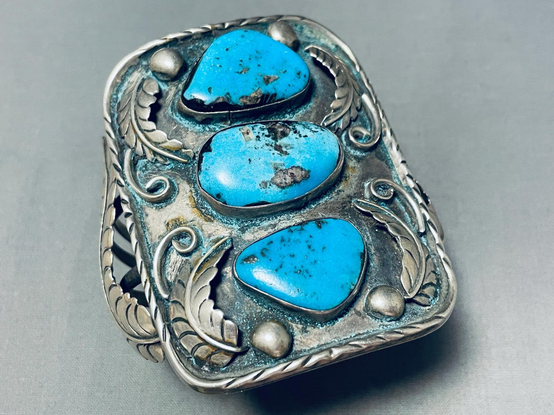 Colossal Vintage Native American Navajo Leaf Turquoise Sterling Silver Bracelet Cuff Colossal Vintage Native American Navajo Leaf Turquoise Sterling Silver Bracelet Cuff
