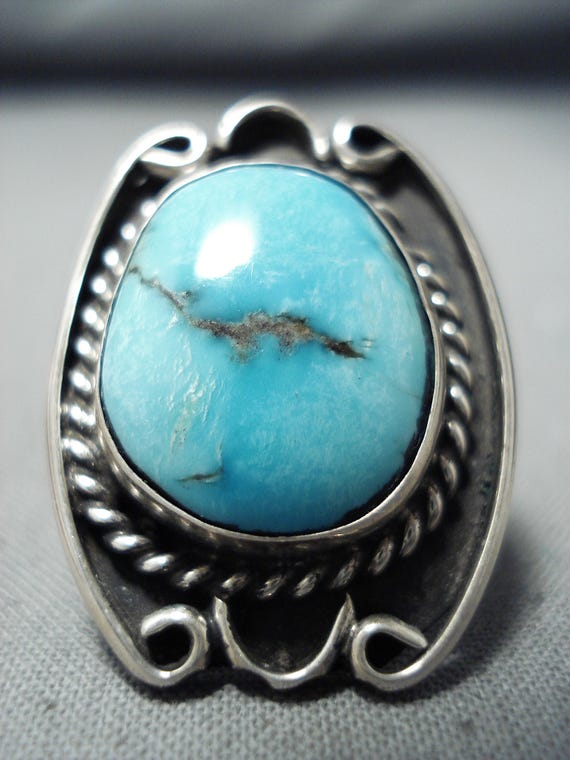 Striking Vintage Native American Navajo Old Kingman Turquoise Sterling Silver Bracelet Striking Vintage Native American Navajo Old Kingman Turquoise Sterling Silver Bracelet
