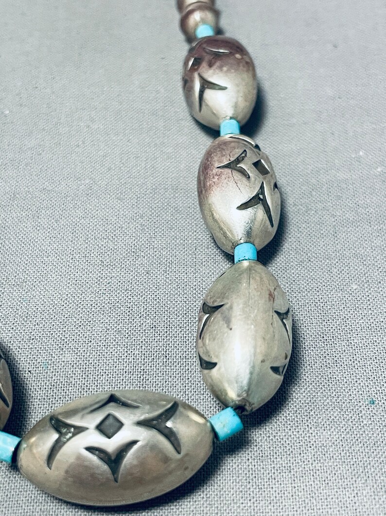 Eine der schönsten Vintage-Perlenhalsketten aus türkisfarbenem Navajo-Sterlingsilber der amerikanischen Ureinwohner aller Zeiten machen Sie ein Angebot Bild 3