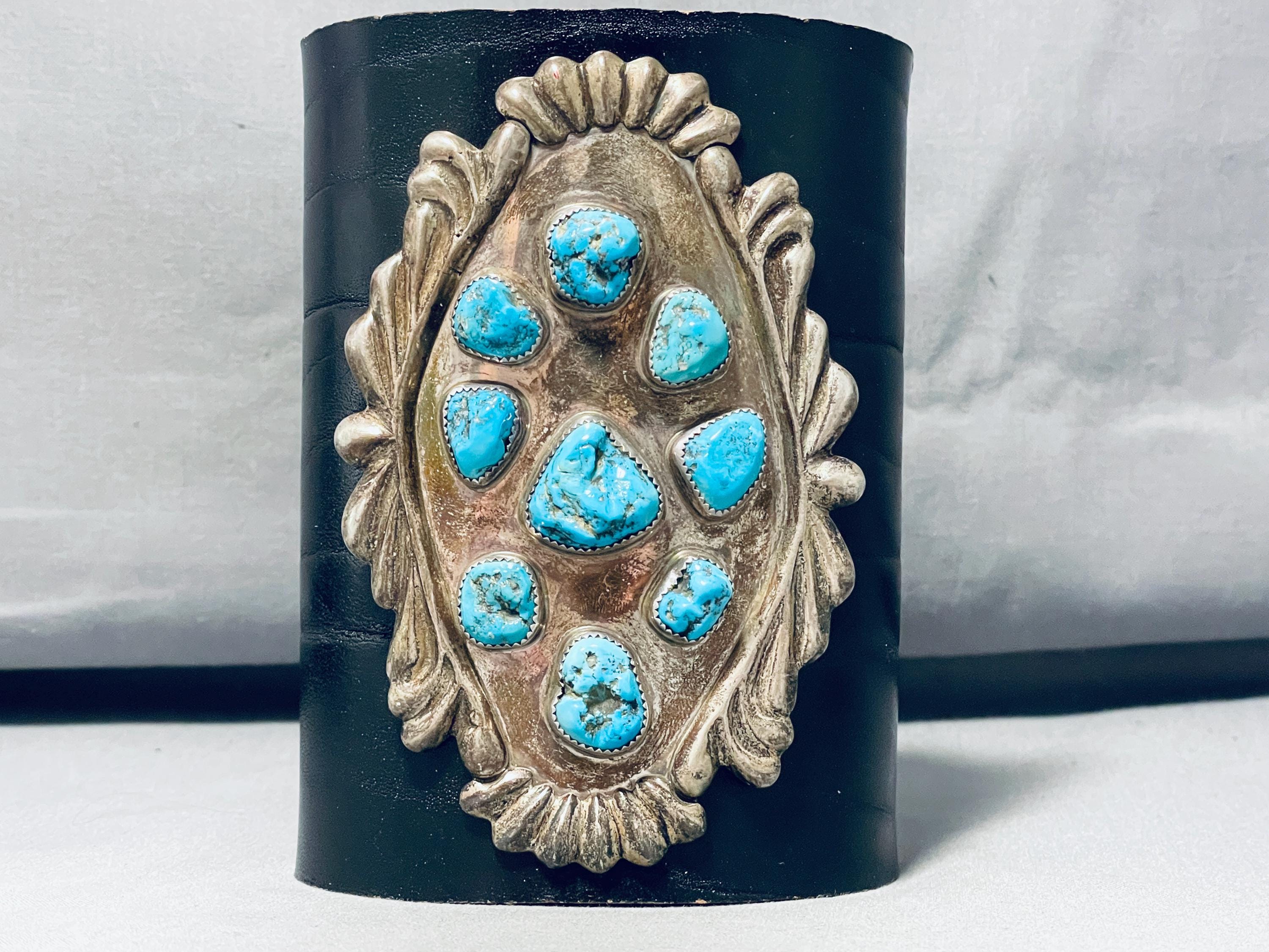 200 Grams Vintage Zuni Blue Gem Turquoise Sterling Silver Bow Guard 200 Grams Vintage Zuni Blue Gem Turquoise Sterling Silver Bow Guard