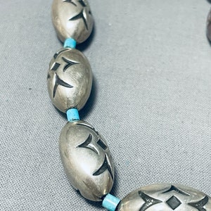 Eine der schönsten Vintage-Perlenhalsketten aus türkisfarbenem Navajo-Sterlingsilber der amerikanischen Ureinwohner aller Zeiten machen Sie ein Angebot Bild 4