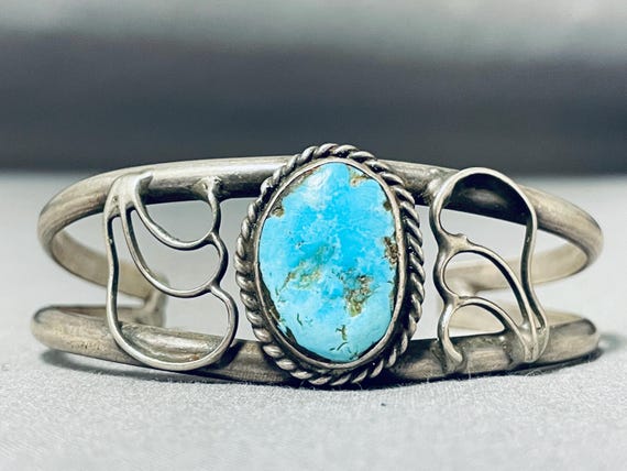 Tremendous Vintage Native American Navajo Turquoise Sterling Silver Bracelet Tremendous Vintage Native American Navajo Turquoise Sterling Silver Bracelet