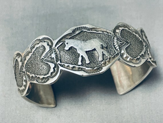 Charming Native American Navajo Horse Hearts Textured Sterling Silver Bracelet Charming Native American Navajo Horse Hearts Textured Sterling Silver Bracelet