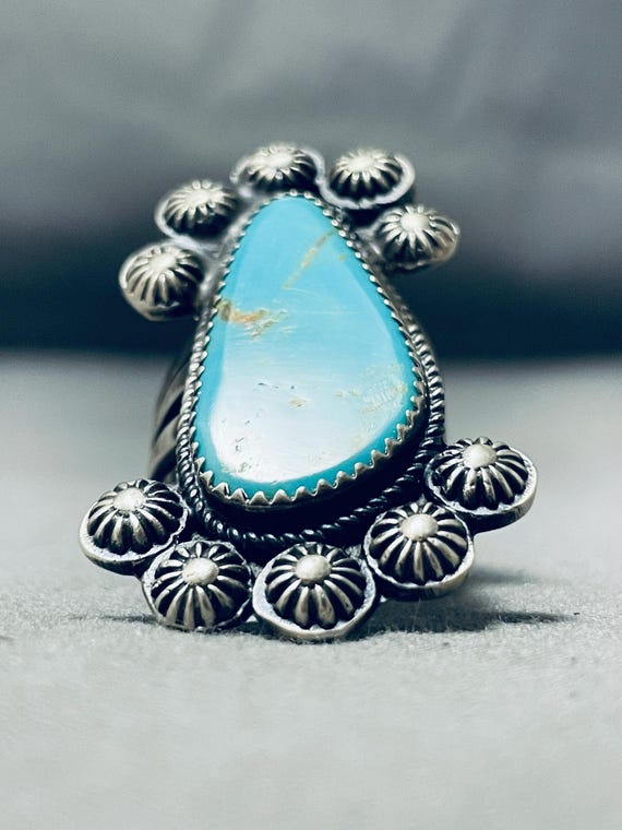 Marvelous Native American Navajo Kingman Turquoise Sterling Silver Ring Marvelous Native American Navajo Kingman Turquoise Sterling Silver Ring