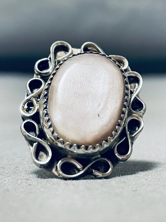 Captivating Vintage Native American Zuni 8 Corals Sterling Silver Wreath Pin Captivating Vintage Native American Zuni 8 Corals Sterling Silver Wreath Pin