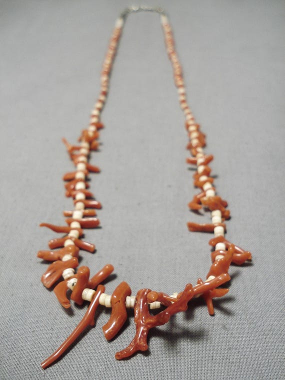 Beautiful Vintage Native American Navajo Coral Sterling Silver Santo Domingo Necklace Old Beautiful Vintage Native American Navajo Coral Sterling Silver Santo Domingo Necklace Old