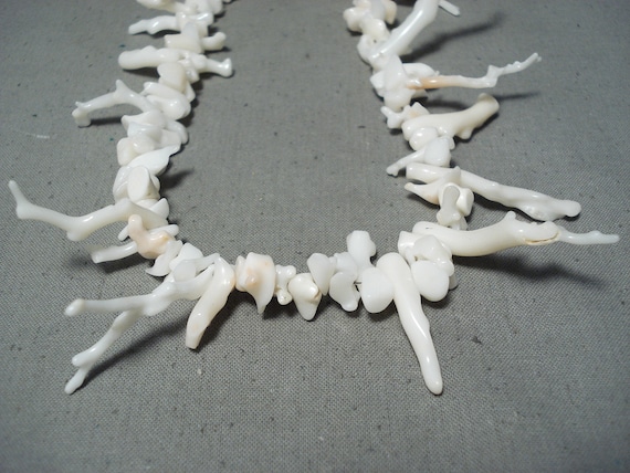 Native American Exquisite Vintage Santo Domingo White Shell Sterling Silver Necklace Native American Exquisite Vintage Santo Domingo White Shell Sterling Silver Necklace