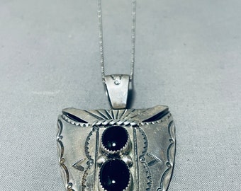 Importante collar vintage de plata de ley con 2 navajos nativos americanos y ónix negro: ¡haga una oferta!