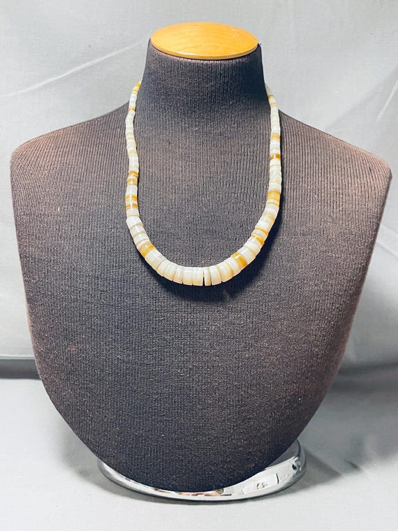 Native American Outstanding Vintage Santo Domingo Shell Sterling Silver Necklace Native American Outstanding Vintage Santo Domingo Shell Sterling Silver Necklace