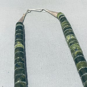 Seltene Vintage Santo Domingo Türkis Serpantin Sterling Silber Halskette der amerikanischen Ureinwohner Machen Sie ein Angebot Bild 7
