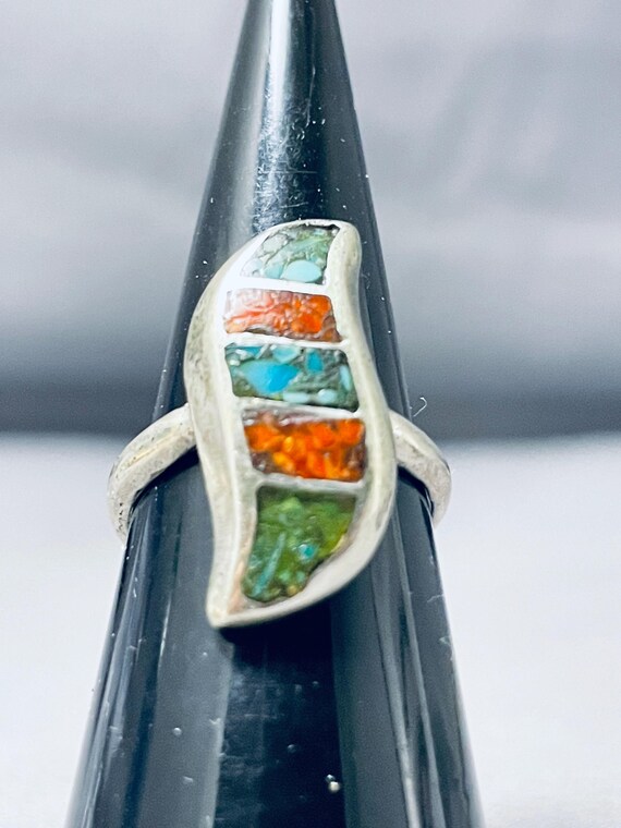 Noteworthy Vintage Native American Navajo Coral Sterling Silver Ring Noteworthy Vintage Native American Navajo Coral Sterling Silver Ring