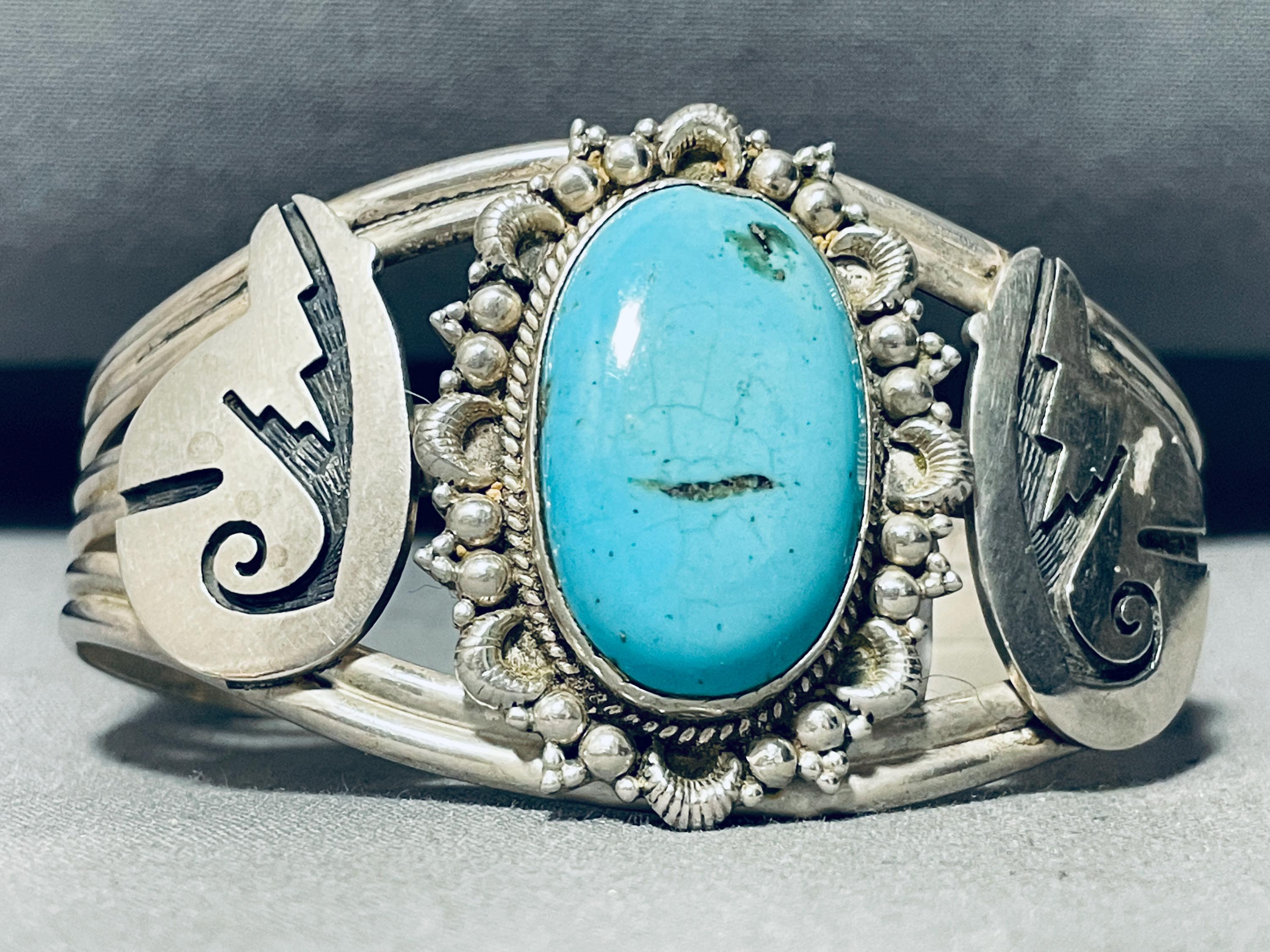 Striking Vintage Navajo Domed #8 Turquoise Sterling Silver Native American Ring Striking Vintage Navajo Domed #8 Turquoise Sterling Silver Native American Ring