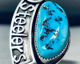 Majestic Vintage Native American Navajo Handcarved Sterling Silver Curvey Ring Majestic Vintage Native American Navajo Handcarved Sterling Silver Curvey Ring