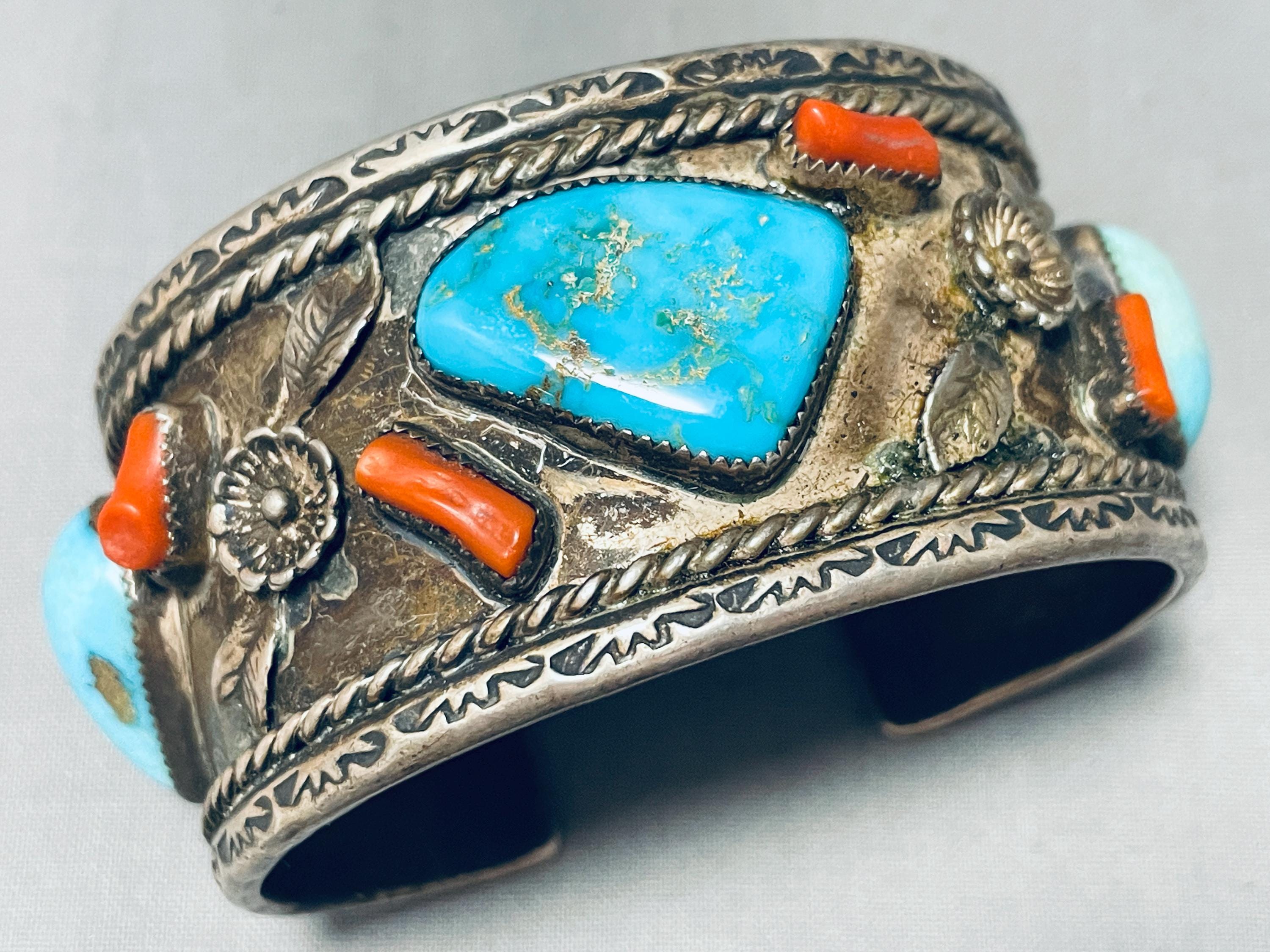 Museum Quality Vintage Navajo Turquoise Sterling Silver Native American Bracelet Museum Quality Vintage Navajo Turquoise Sterling Silver Native American Bracelet